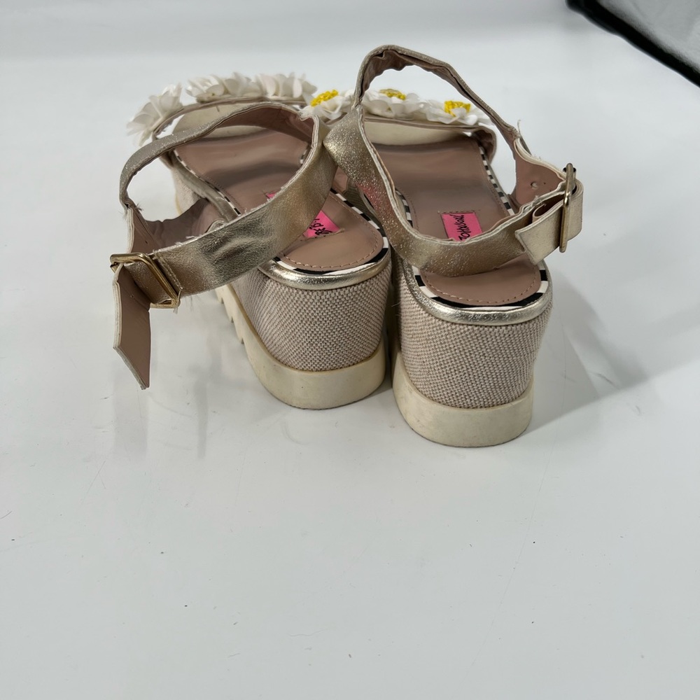 Betsey Johnson Y2K floral platform sandals ( 7.5 ) - Picture 4 of 9